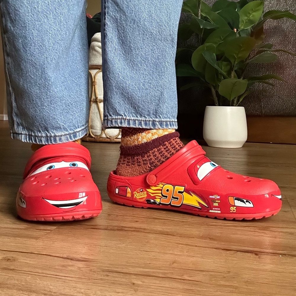 Red Lightning McQueen Clogs Size M8/W10